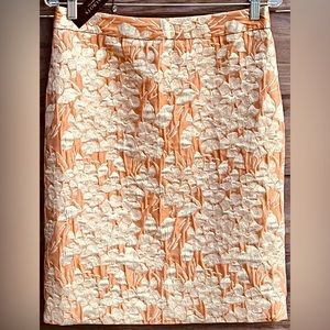 COPY - Understated Lux! TALBOTS (NWT, Size 6) Peach & Gold Skirt